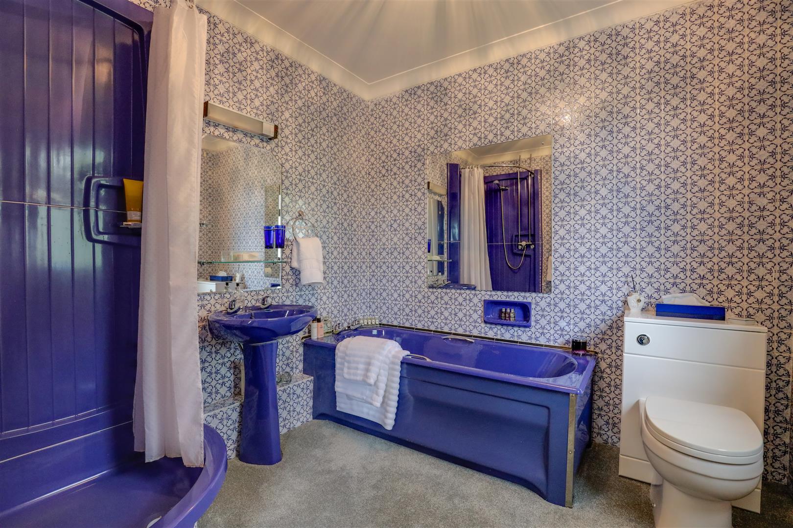 Hillandale, Pen-Y-Turnpike Road, Dinas Powys, Vale of Glamorgan, CF64 4HG